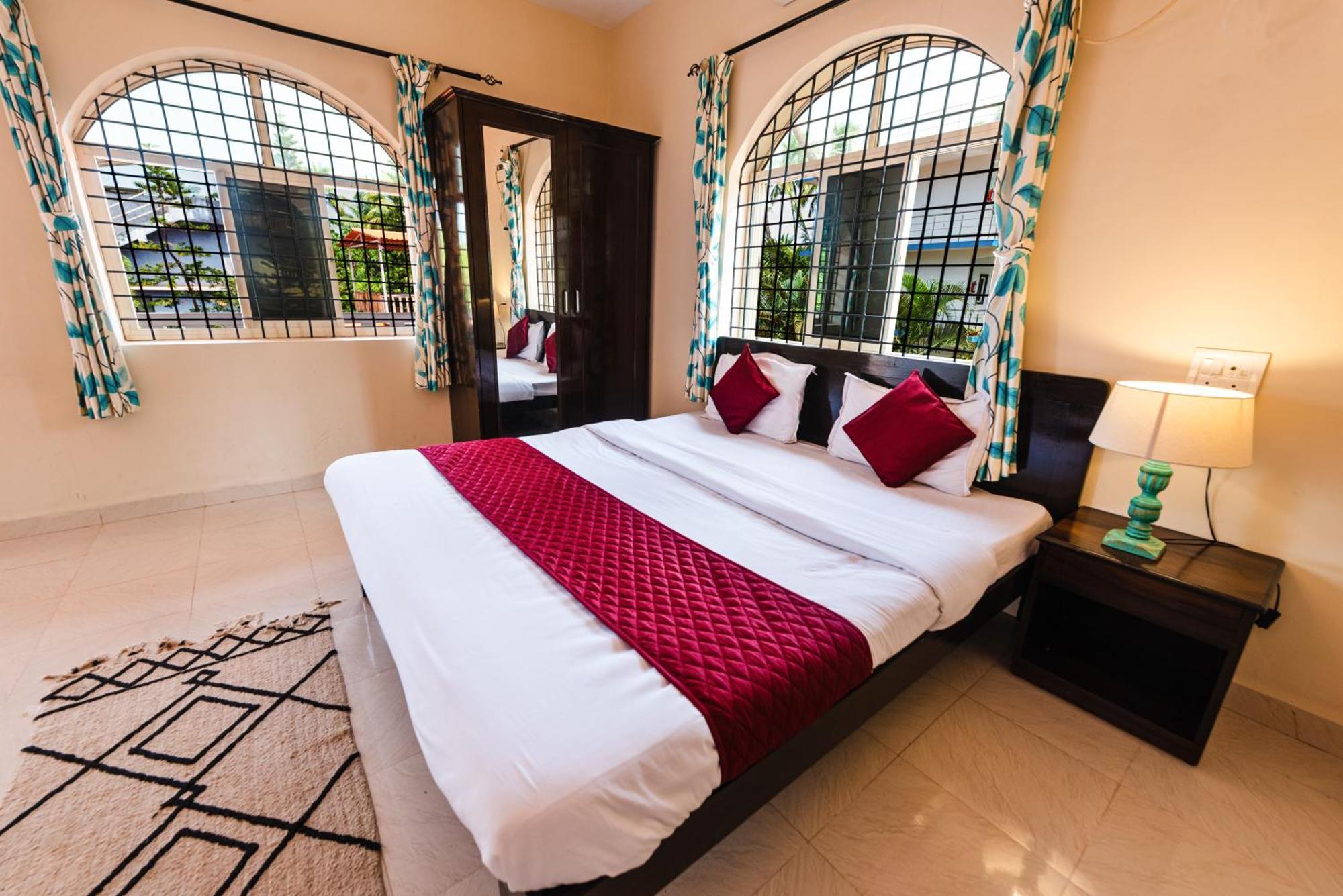 Hotel La Paulo'S Near Beach Resort Morjim Exterior foto